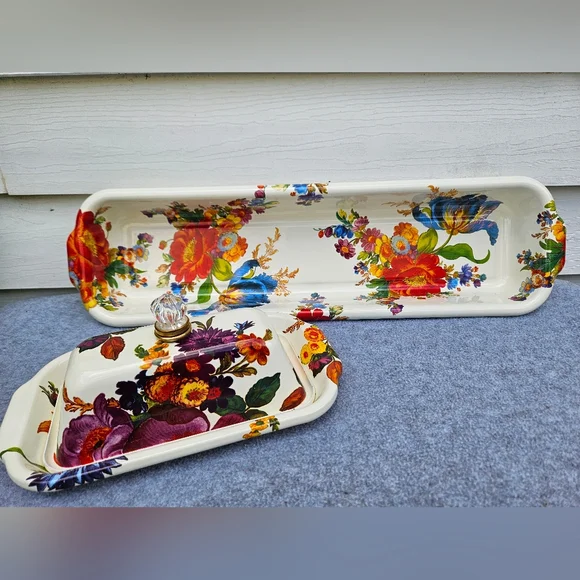 Mackenzie Childs Flower Market White Bread & Butter Hostess Set - Picture 2 of 12